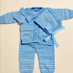 Beautiful Crocheted 4 pcs set for Babies 6-12 M